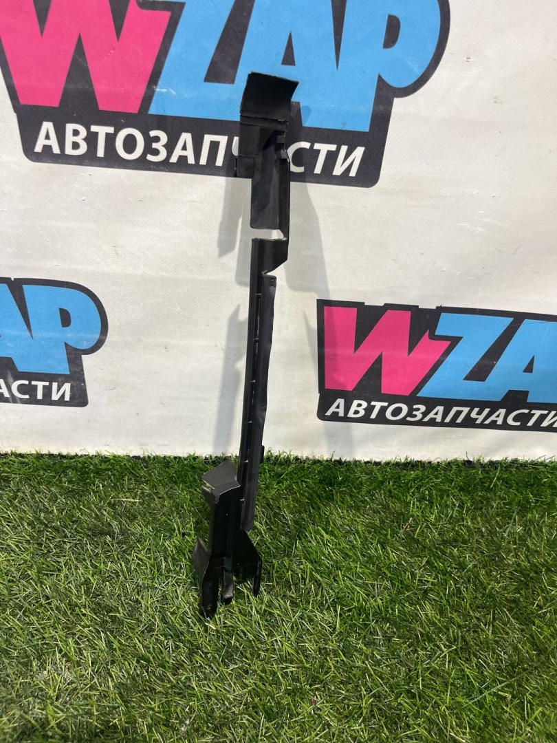 воздуховод (дефлектор) радиатора Volkswagen Jetta 7 поколение 2019, 1.4 л., бензин, АКПП, серый, седан, передний привод, 5G0121332H - фото №1