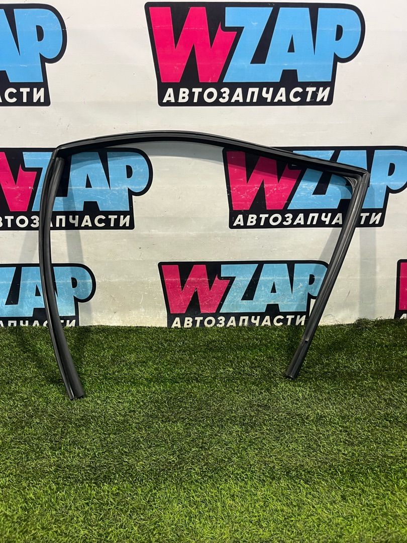 Уплотнитель стекла RAM 1500 5 поколение 2022, АКПП, фургон, 68285725AE - фото №1