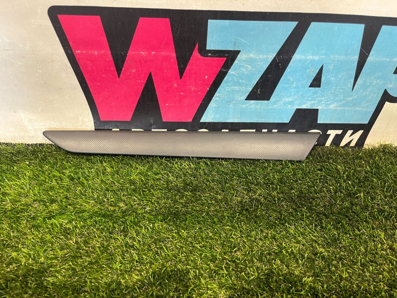 накладка двери внутренняя Volkswagen Jetta 6 поколение 2014, 1.4 л., бензин, МКПП, седан, передний привод, 5C6867449 - фото №1