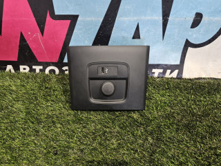 разъем AUX / USB Mini Countryman 2 поколение [рестайлинг] F60 2021, 2.0 л., бензин, АКПП, внедорожник 5 дв., полный привод, правый руль, 9332796