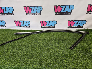 молдинг стекла Volkswagen Passat B8 2016, 2.0 л., дизель, универсал, передний привод, правый руль, 3G0837431