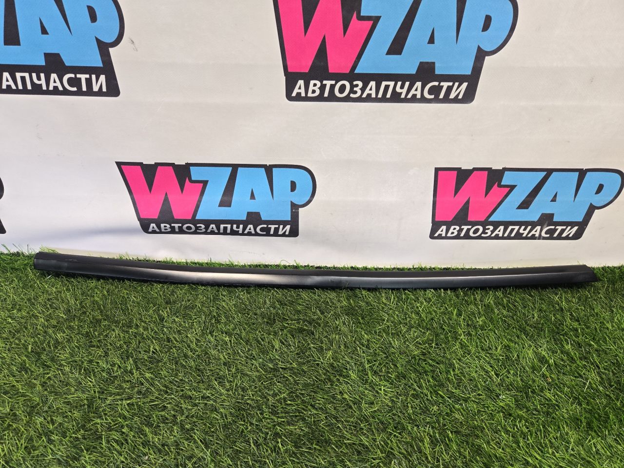 молдинг стекла Tesla Model 3 1 поколение 2022, 108068200F - фото №1