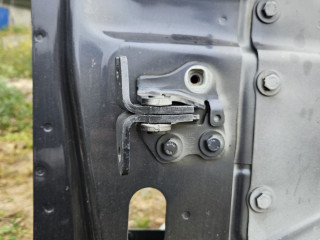 петля двери Tesla Model 3 1 поколение 2020