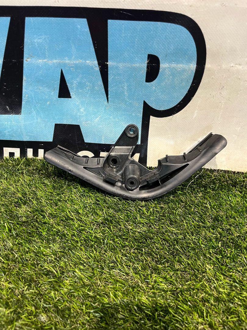 уплотнитель двери Tesla Model X 1 поколение 2017, электро, белый, 1049385-00-C - фото №1