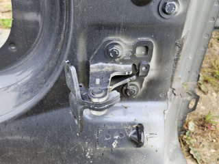 петля двери Tesla Model 3 1 поколение 2020