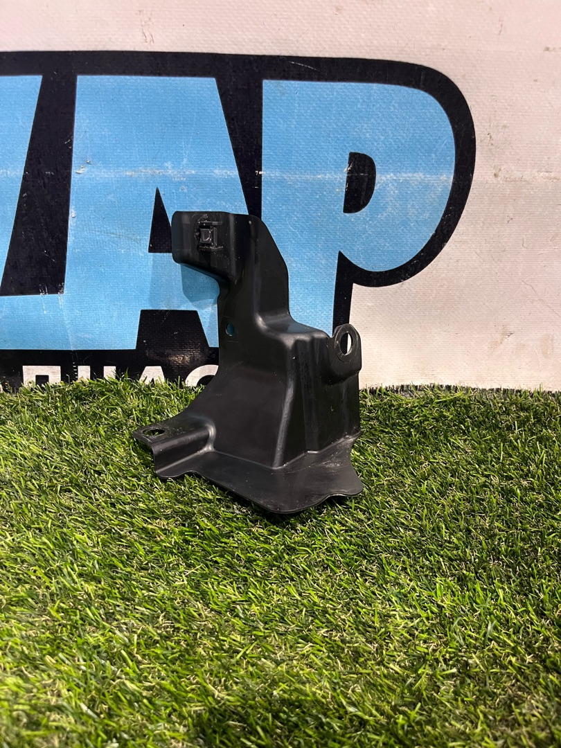 пластик Fiat 124 2018, 1.4 л., бензин, МКПП, серы, родстер, задний привод, N24956342 - фото №1