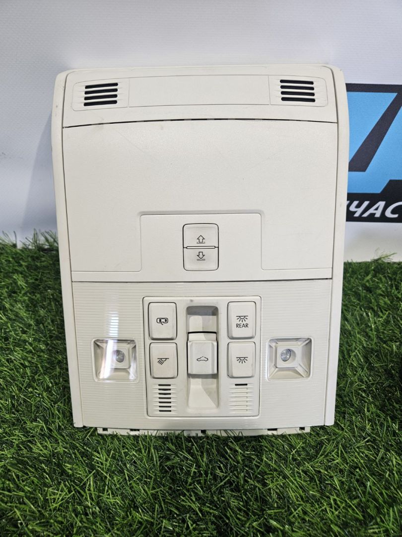 фонарь салона (плафон) Volkswagen Passat B8 2016, 2.0 л., дизель, универсал, передний привод, правый руль, 5Q0951172 - фото №1