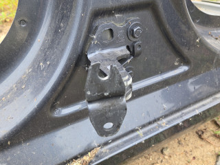 петля двери Tesla Model 3 1 поколение (2017 - 2025)