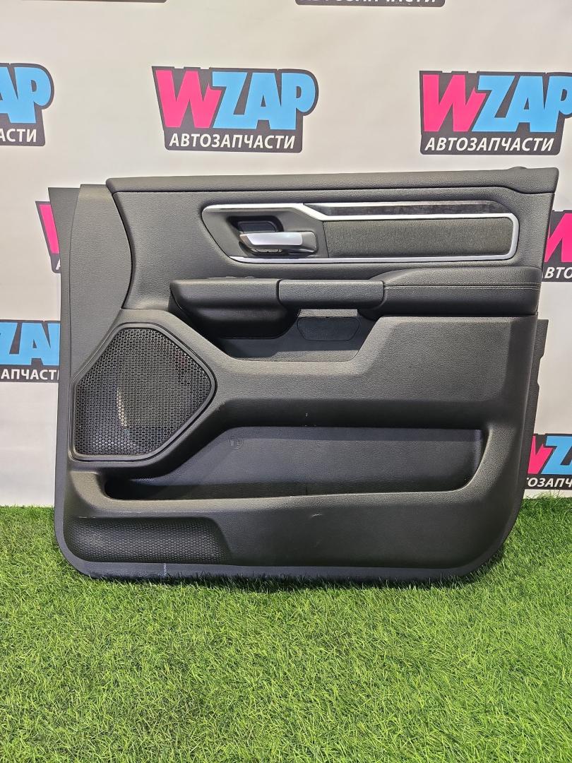 обшивка двери передняя правая RAM 1500 5 поколение (2018 - 2024), бензин, АКПП, пикап - фото №1
