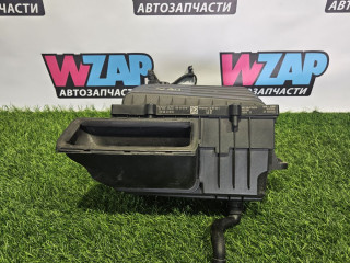 корпус воздушного фильтра Volkswagen Passat B8 2016, 2.0 л., дизель, универсал, передний привод, правый руль, 5Q0129607AA