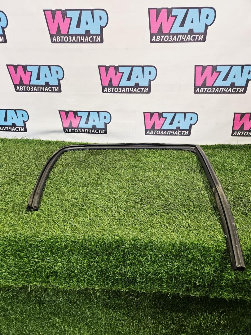 Уплотнитель стекла RAM 1500 5 поколение (2018 - 2024), бензин, АКПП, пикап - фото №1