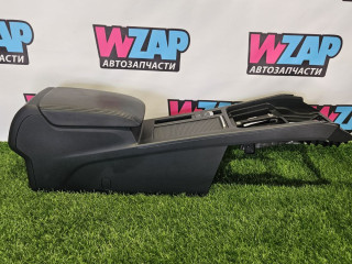 консоль салона Volkswagen Passat B8 2016, 2.0 л., дизель, универсал, передний привод, правый руль, 3G2863525