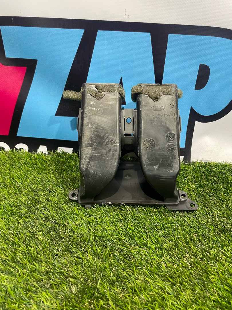 воздуховод печки Ford Explorer 6 поколение U625 2020, 2.3 л., бензин, АКПП, внедорожник 5 дв., полный привод, LB5B-S018W12-AB - фото №1