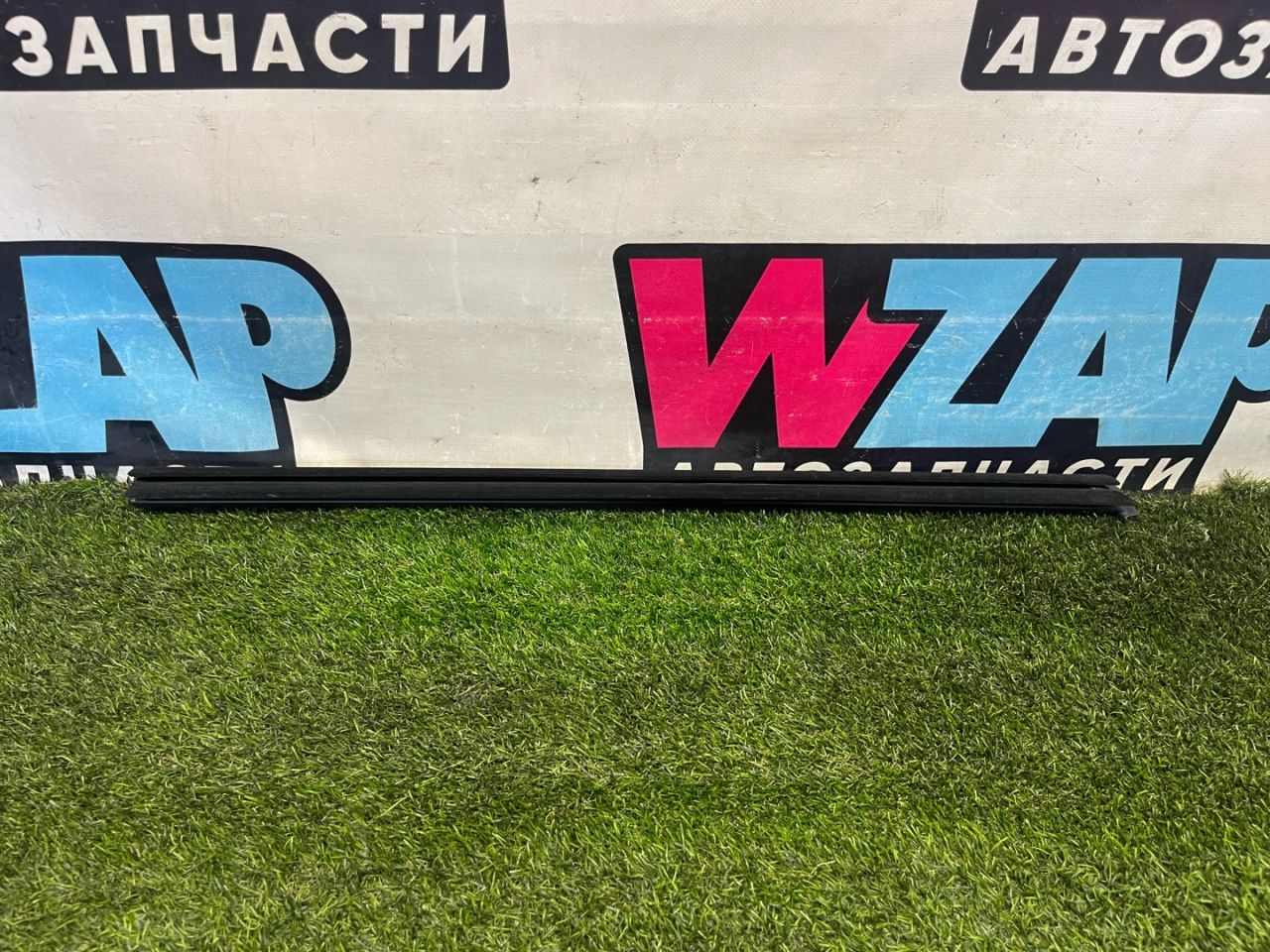 Уплотнитель стекла Buick Encore GX 1 поколение 2021, 1.3 л., бензин, АКПП, внедорожник 5 дв., передний привод - фото №1