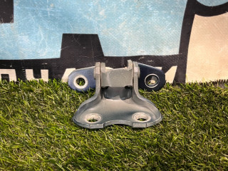 петля двери Toyota Venza 2 поколение 2020