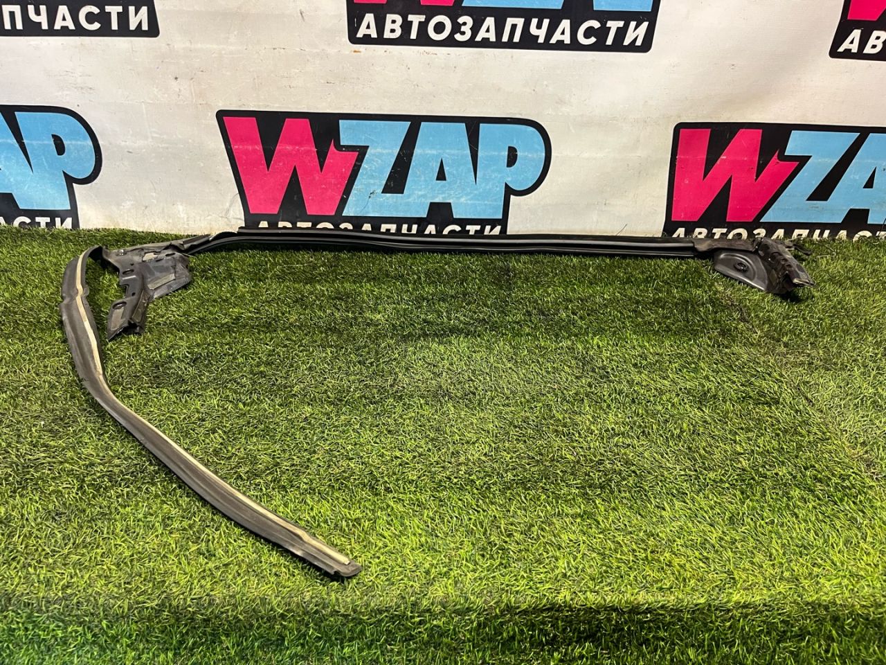 Уплотнитель стекла Tesla Model X 1 поколение 2017, электро, белый, 1032177-00-D - фото №1