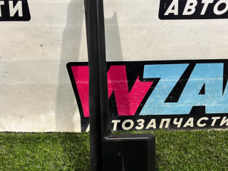 воздуховод (дефлектор) радиатора Ford Mustang 6 поколение S550 [рестайлинг] 2020, 2.3 л., бензин, АКПП, купе, FR3B-8102-BB