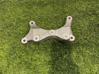 подушка крепления КПП Ford Mustang 6 поколение S550 [рестайлинг] 2018, 2.3 л., бензин, АКПП, купе, задний привод, JR3C7B152-AA