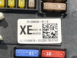 блок предохранителей Tesla Model X 1 поколение 2017, электро, белый, 1094409-01-E