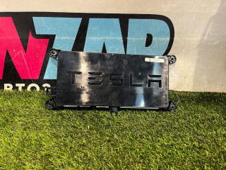 Блок управления BCM (Body Control Module) Tesla Model X 1 поколение 2017, электро, белый, 1043900-10-D