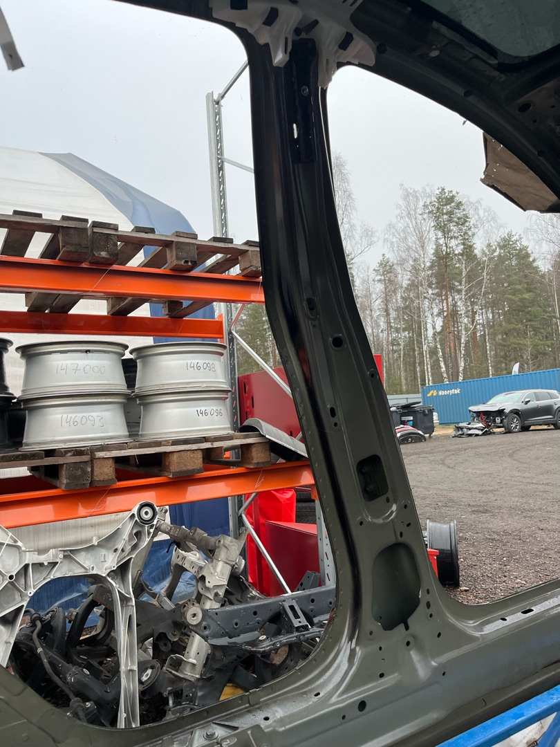 Стойка кузовная центральная левая Tesla Model Y 1 поколение 2023, электро, полный привод - фото №1