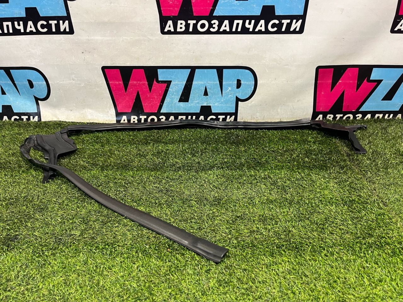 Уплотнитель стекла Tesla Model X 1 поколение 2017, электро, белый, 1032178-00-D - фото №1