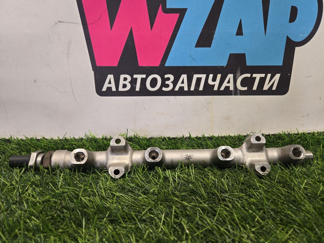 топливная рампа Volkswagen Jetta 7 поколение 2019, 1.4 л., бензин, АКПП, седан, передний привод, 05E133320, 04C906054C - фото №1