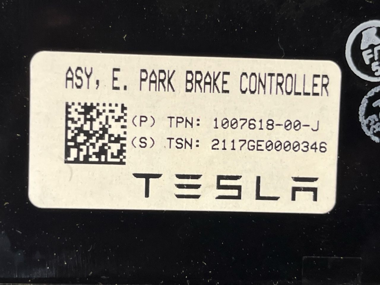 блок управления ручником Tesla Model X 1 поколение 2017, электро, белый, 1007618-00-J - фото №1