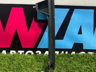 направляющая стекла Chevrolet Trax 1 поколение [рестайлинг] 2021, 1.4 л., бензин, АКПП, черный, внедорожник 5 дв., передний привод, 42615088