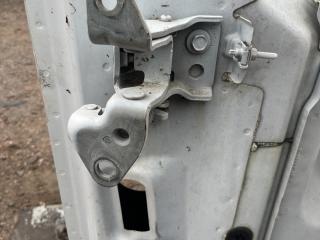 петля двери Dodge Challenger 3 поколение [2-й рестайлинг] (2015 - 2025)