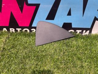 заглушка в торпедо левая Tesla Model Y 1 поколение 2022, электро, белый, 1083361-00-D