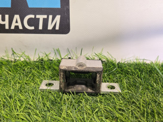 крепление кассеты радиаторов Tesla Model 3 1 поколение 2022