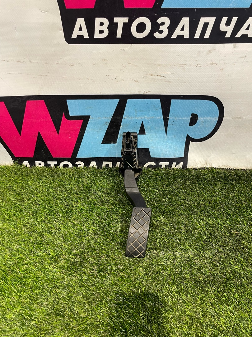 педаль Volkswagen Jetta 7 поколение 2019, 1.4 л., бензин, АКПП, седан, передний привод, 5QM723503 - фото №1