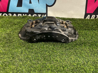 суппорт передний правый Tesla Model X 1 поколение [рестайлинг] 2022, электро, 1420622-00-B