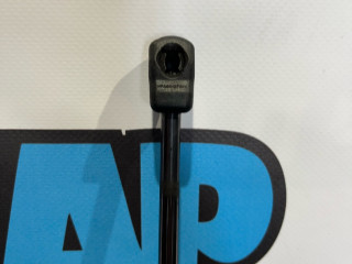 амортизатор капота Volkswagen Passat B8 2016, 2.0 л., дизель, универсал, передний привод, правый руль, 3G0823359