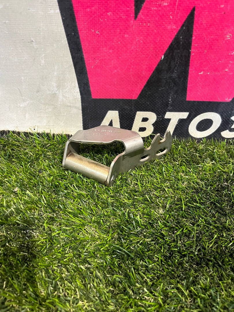 кронштейн (крепление) Mercedes-Benz CLS-Класс C257 (2017 - 2025), A2560960100 - фото №1