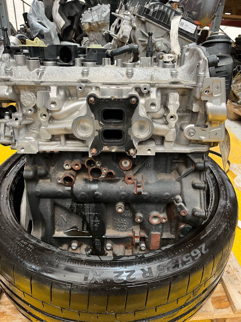 двигатель Volkswagen Tiguan 2 поколение 2020, 2.0 л., бензин, АКПП, внедорожник 5 дв., 06K103023N - фото №1