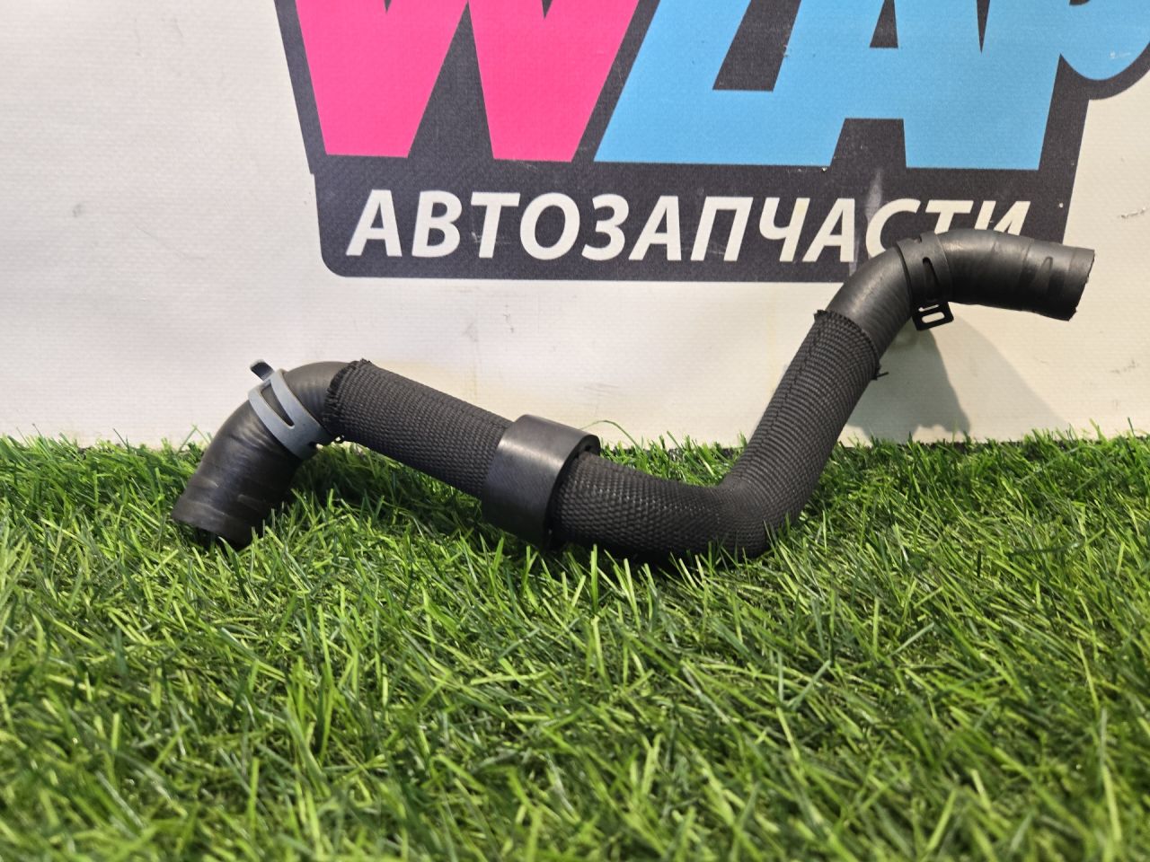 патрубок радиатора Volkswagen Jetta 7 поколение 2019, 1.4 л., бензин, АКПП, седан, передний привод, 5Q0122063 - фото №1