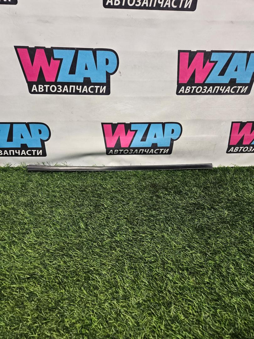 молдинг стекла RAM 1500 5 поколение (2018 - 2024), бензин, АКПП, пикап - фото №1