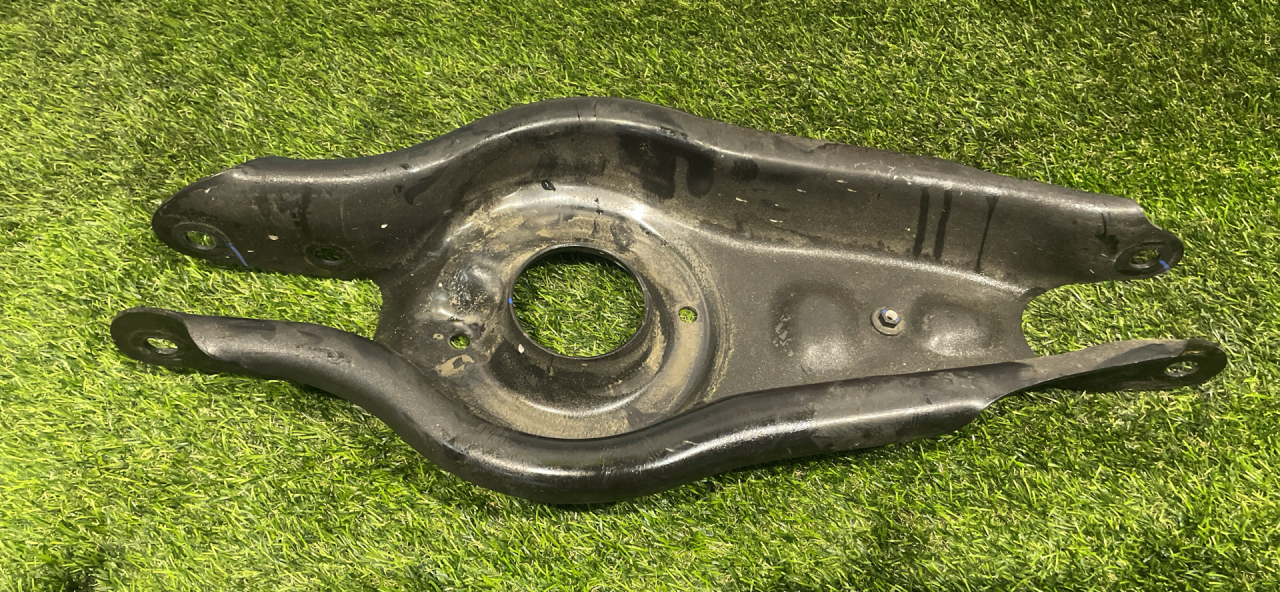 рычаг задний Tesla Model Y 1 поколение 2023, электро, полный привод, 1044451-00-F - фото №1