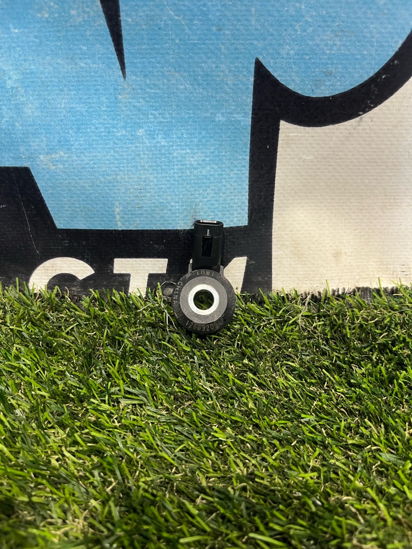 датчик детонации Chevrolet TrailBlazer 3 поколение 2022, 1.3 л., бензин, вариатор, оранжевый, хетчбэк 5 дв., полный привод, 12663209 - фото №1