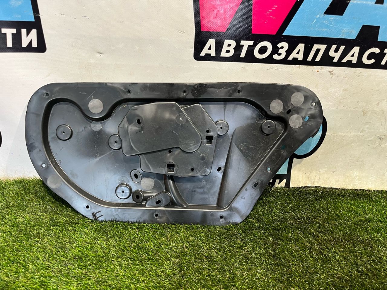 Панель двери внутренняя Tesla Model X 1 поколение 2017, электро, белый, 1046759-00-A - фото №1