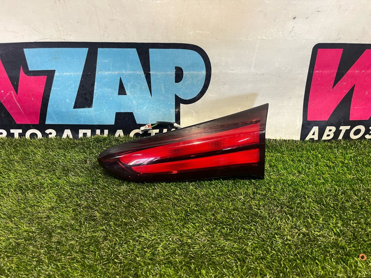 фонарь крышки багажника правый Buick Encore GX 1 поколение 2021, 1.3 л., бензин, АКПП, внедорожник 5 дв., передний привод, 42756096 - фото №1