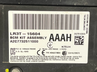 блок предохранителей Ford Mustang 6 поколение S550 [рестайлинг] 2020, 2.3 л., бензин, АКПП, белый, купе, задний привод, LR3T-15604-AAAH