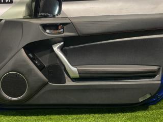 обшивка двери передняя правая Subaru BRZ 1 поколение [рестайлинг] 2020, 2.0 л., бензин, МКПП, синий, купе, задний привод