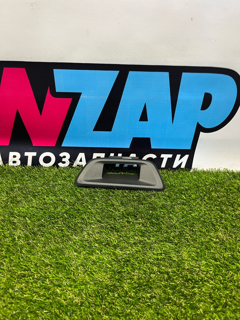 накладка на торпедо (консоль) Buick Encore GX 1 поколение 2023, 1.2 л., бензин, АКПП, внедорожник 5 дв., передний привод, 42744858 - фото №1