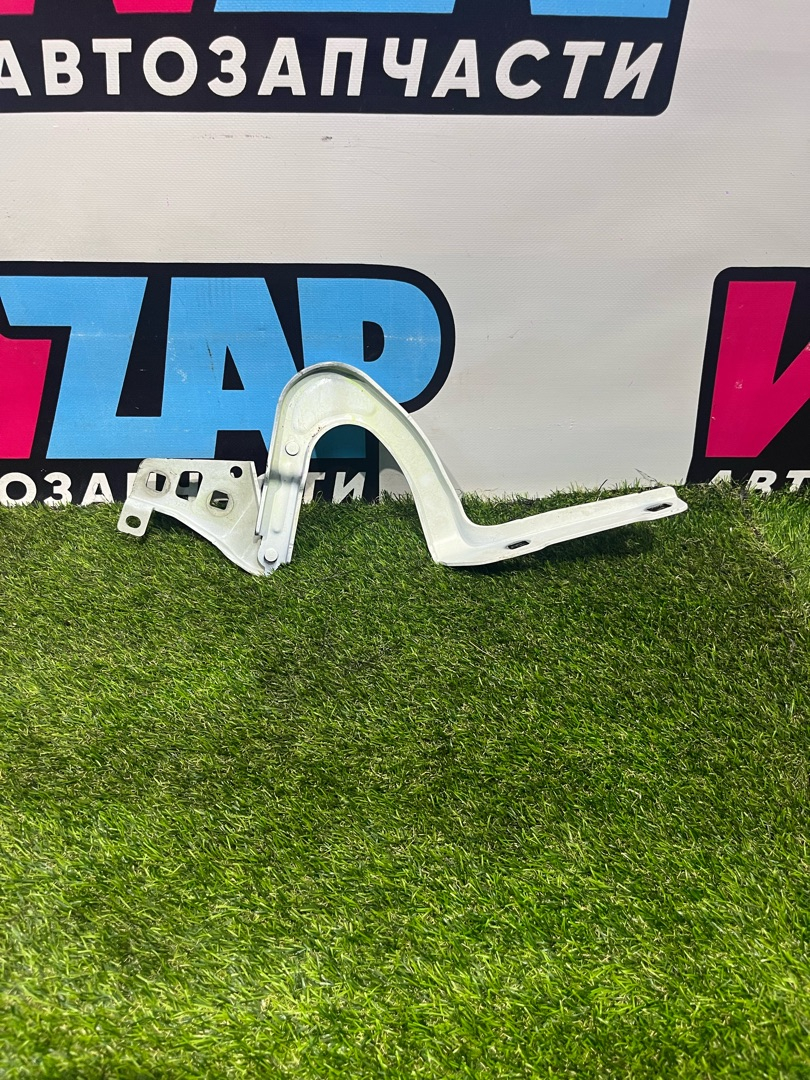 петля капота правая Tesla Model Y 1 поколение 2022, электро, белый, 1496268-00-C - фото №1