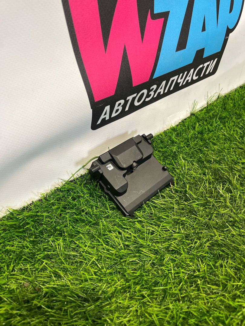 камера переднего обзора Ford Escape 4 поколение CX482 2020, 1.5 л., бензин, АКПП, внедорожник 5 дв., LJ6T-19H406-CD - фото №1