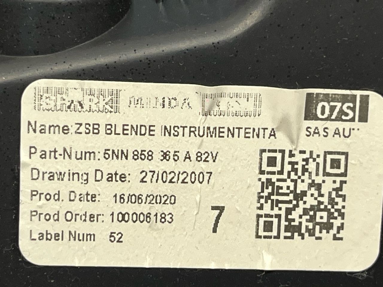 накладка на торпедо (консоль) Volkswagen Tiguan 2 поколение 2020, 2.0 л., бензин, АКПП, внедорожник 5 дв., 5NN858365A - фото №1