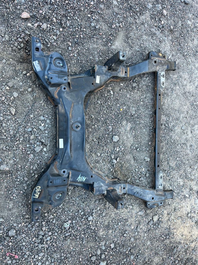 балка подвески передняя (подрамник) Buick Encore GX 1 поколение 2021, 1.3 л., бензин, АКПП, внедорожник 5 дв., передний привод - фото №1